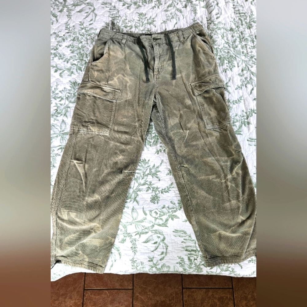 BDG corduroy pants size 36